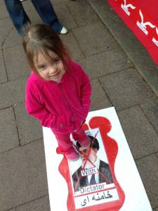 971473_591991407532839_1632208314_n