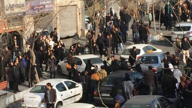 halghehnews-tehran-feb25-01