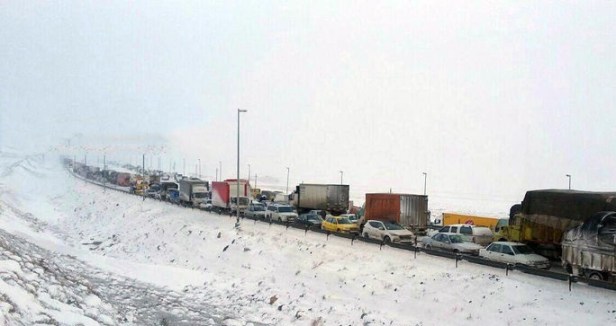 رکنا +بهمن+در+جاده+هراز.jpg