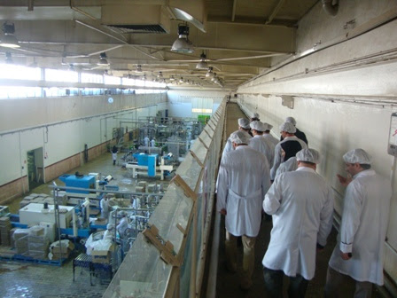 تجمع کارگران کارخانه شیر پگاه مقابل ساختمان قوه قضاییه در تهران.jpg