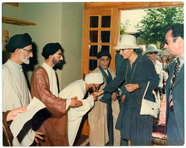 akhond dast bosi farah.jpg