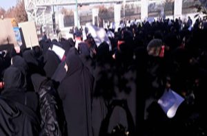 Students_gathering_teachers_in_Tehran_Ardakan_and_Izeh_in_a_protest_over_recruitment3-300x198.jpg