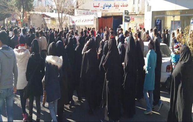 Demonstrations_in_Birjand.jpg