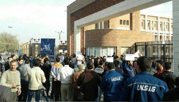 تجمع-اعتراضی-کارگران-گروه-ملی-صنعتی-فولاد-ایران-در-اهواز-برای-دومین-روز-متوالی